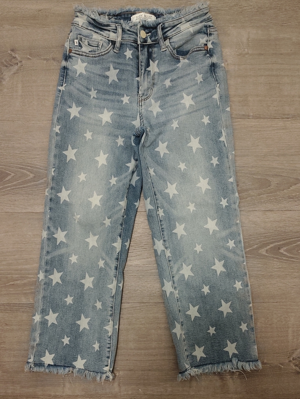 Judy Blue Light Blue Star-Print Cropped Jeans
